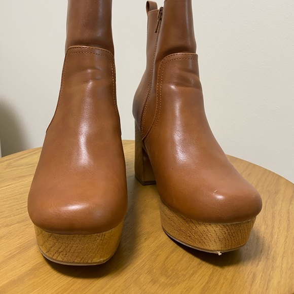 Universal Thread Women's Size 7 Cognac Brown Memory Foam Heel Booties - Picture 4 of 10